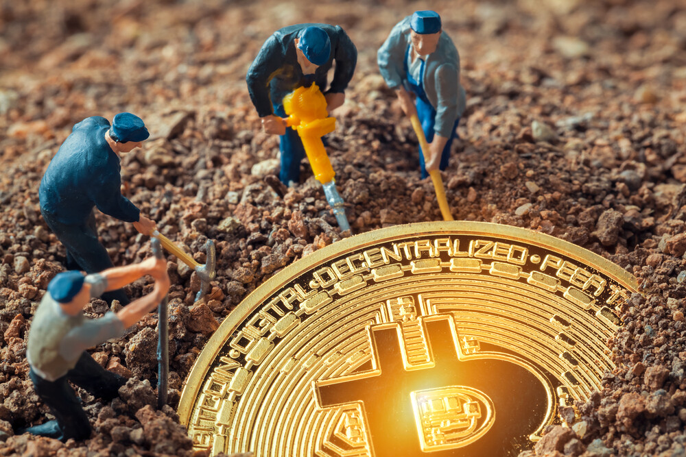 Bitcoin Miners Weather The Heat: Marathon’s Meteoric Rise & Riot’s Resilience