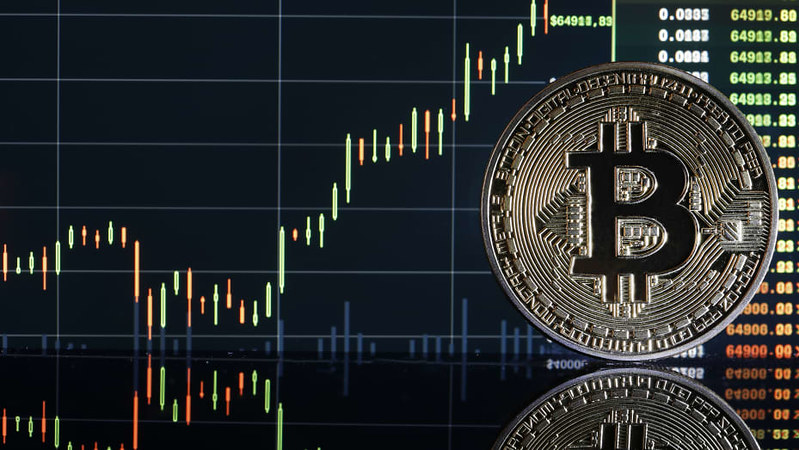 Bitcoin Faces Potential Reversal Amid Fed Tightening: Bloomberg’s McGlone