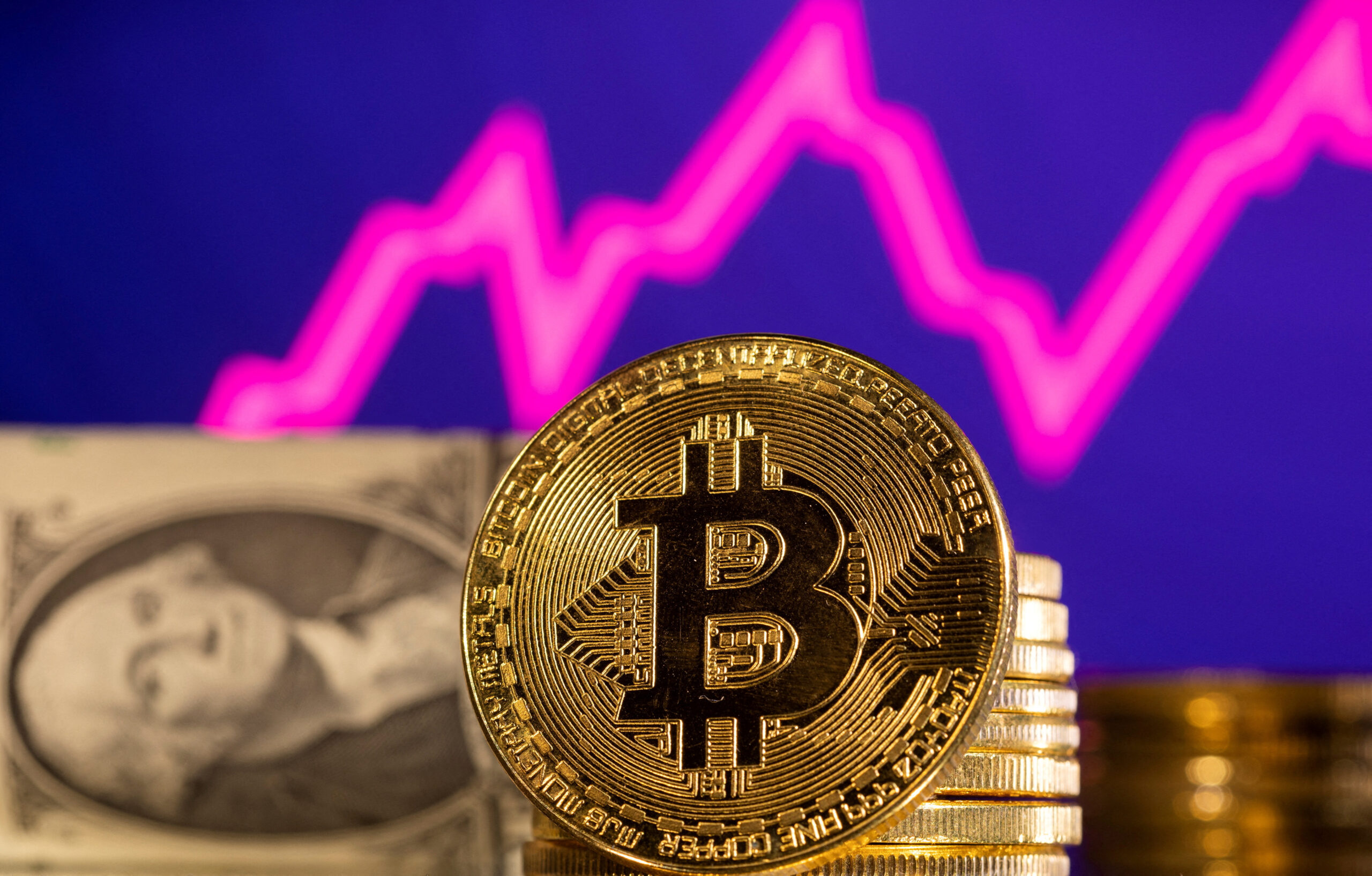 Bitcoin plunges Below $39,000 Support Analyzing the $33,000 Defense Zone